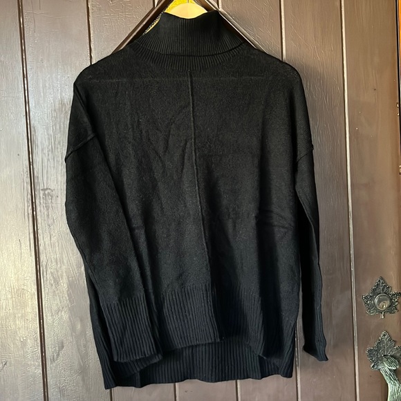 MOVING sale! Bloomingdale’s Aqua 100% cashmere turtleneck - Picture 1 of 7
